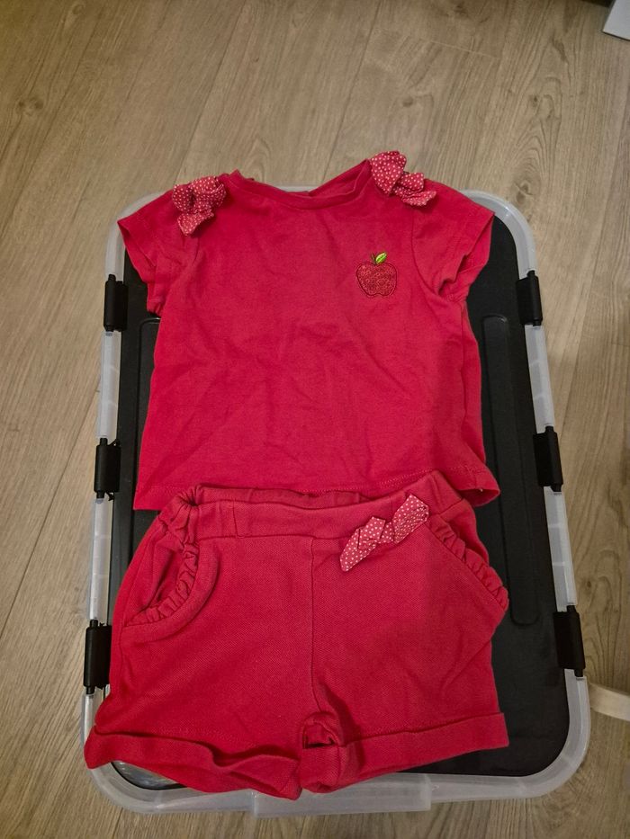 Ensemble Tee-shirt et short My First Chicco taille 6 mois