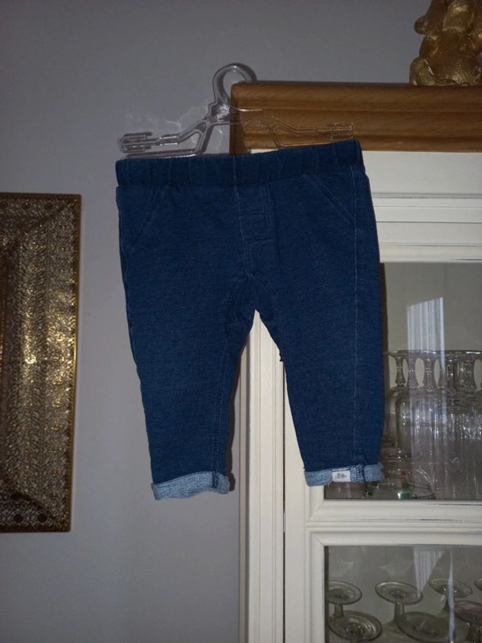 Lot de 2 jeggings en jean/denim souple 3/6mois en excellent état - photo numéro 2