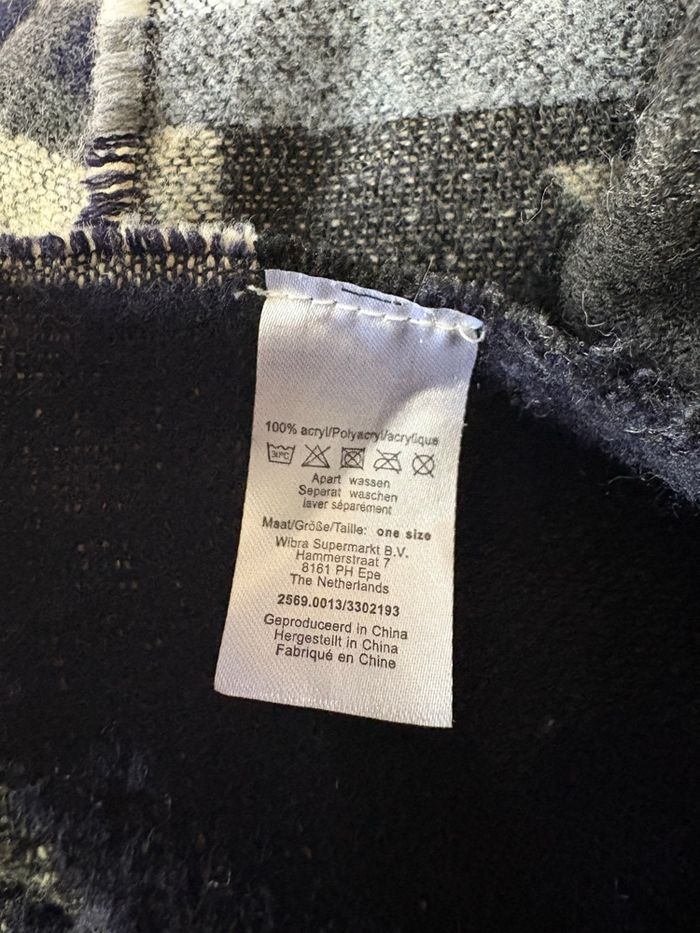 Écharpe à motifs - photo numéro 3