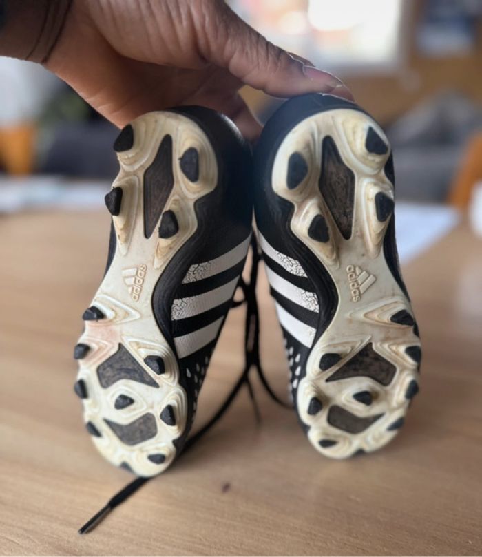 Crampons de foot  noirs - photo numéro 2