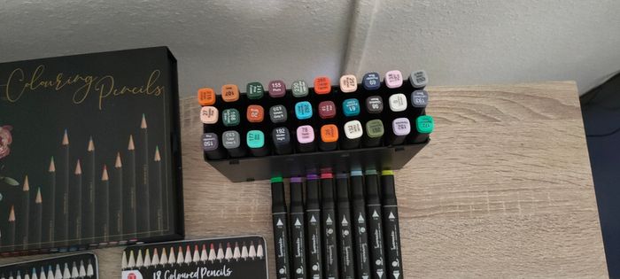 Lot de feutre et crayon de couleur - photo numéro 3