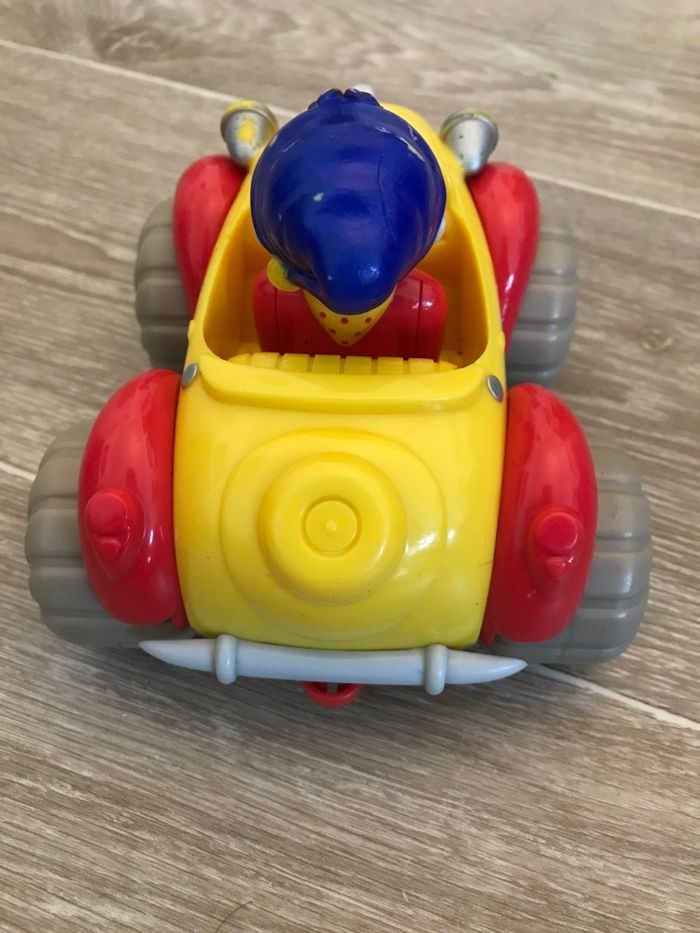 Voiture - photo numéro 2