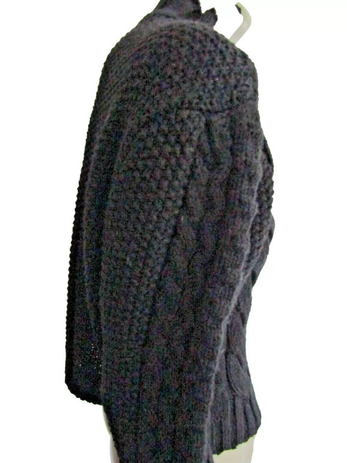 gros pull a torsades coupe courte et oversize marque mango taille indiquée S =36/38 - photo numéro 3
