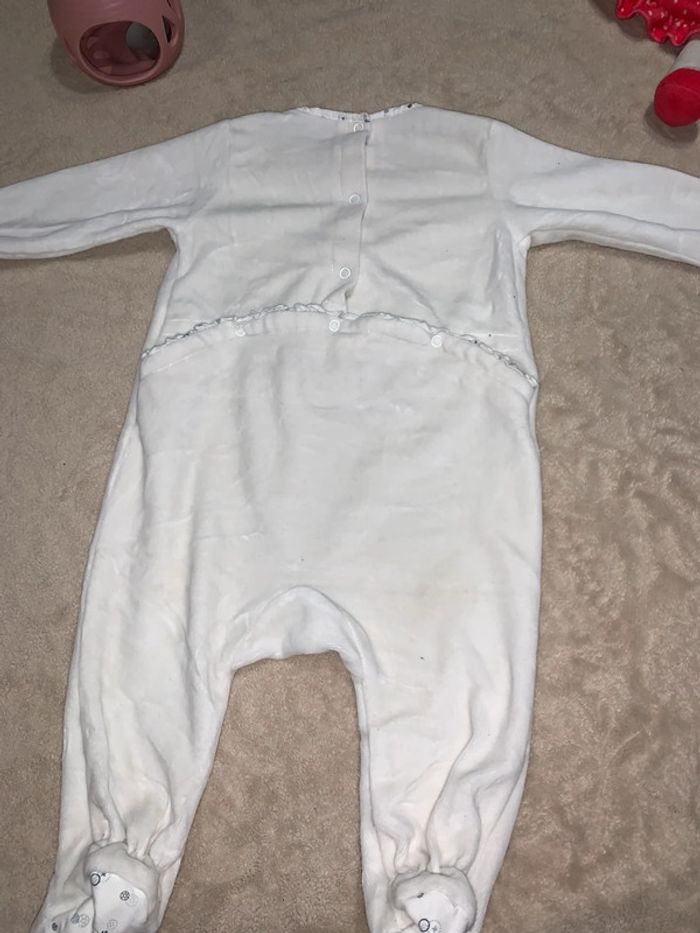 Pyjama blanc - photo numéro 2