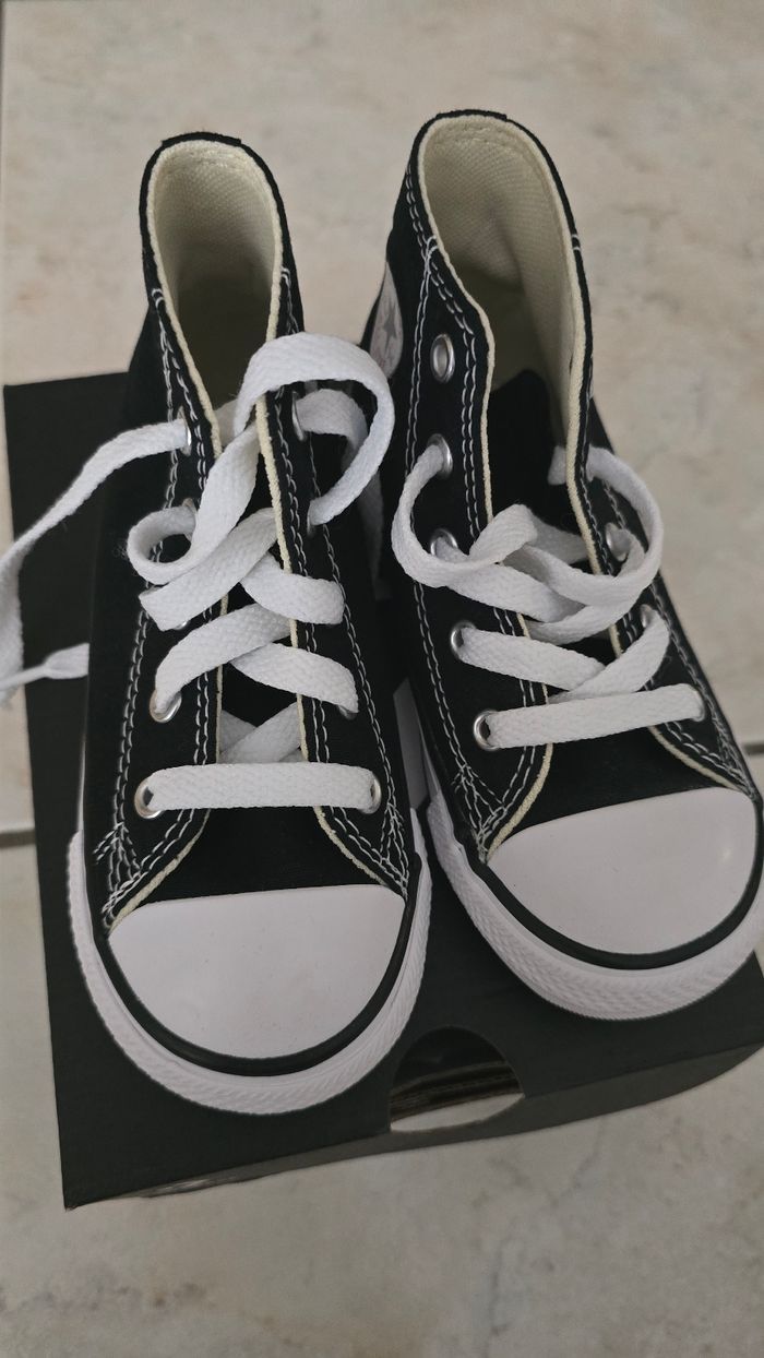 Neuves non portées 🏷🤩😍🥰 converses pointure 24 mixtes🏷🤩😍🥰👌 - photo numéro 6