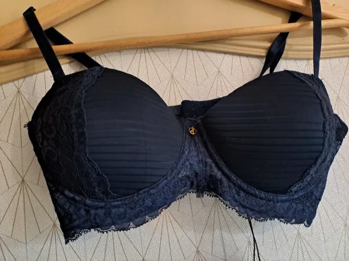 Soutien gorge NEUF avec étiquette audace avec coque 85C bleu nuit