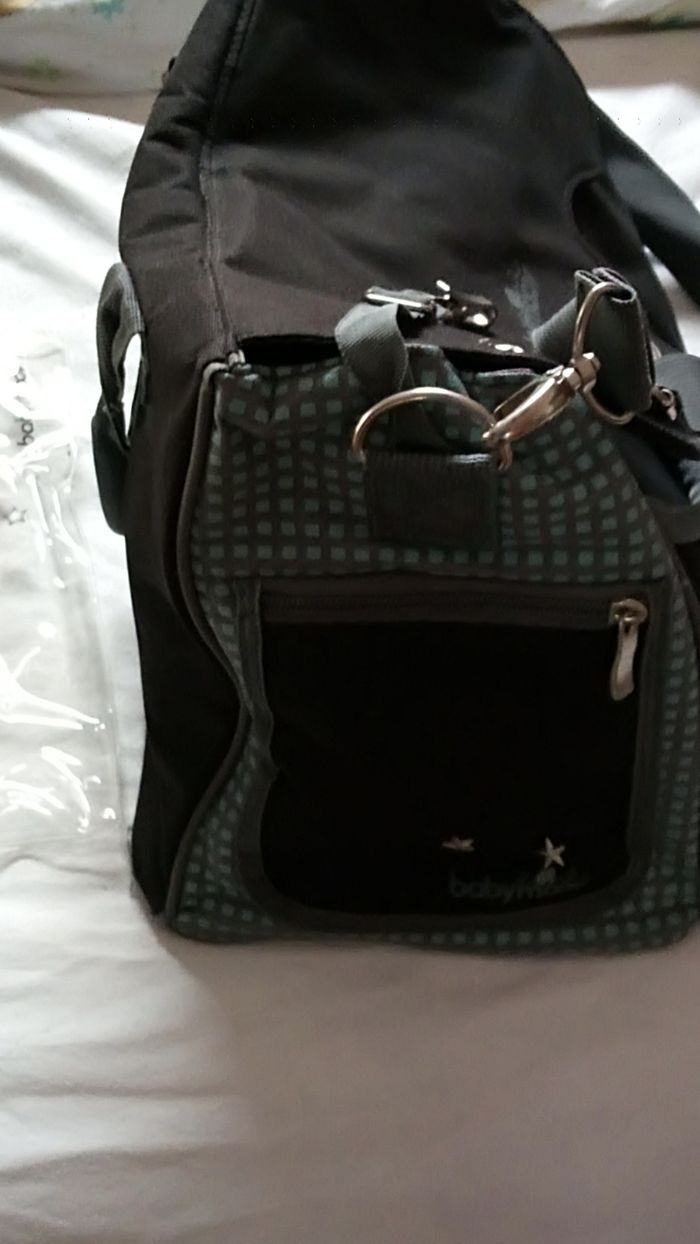 Sac a langer avec ses accessoires - photo numéro 3