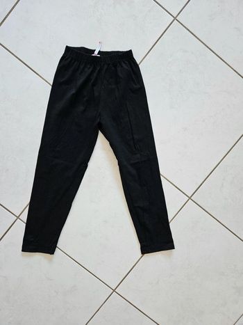 Leggings pantacourt femme Blanche porte 34/36 FEM1