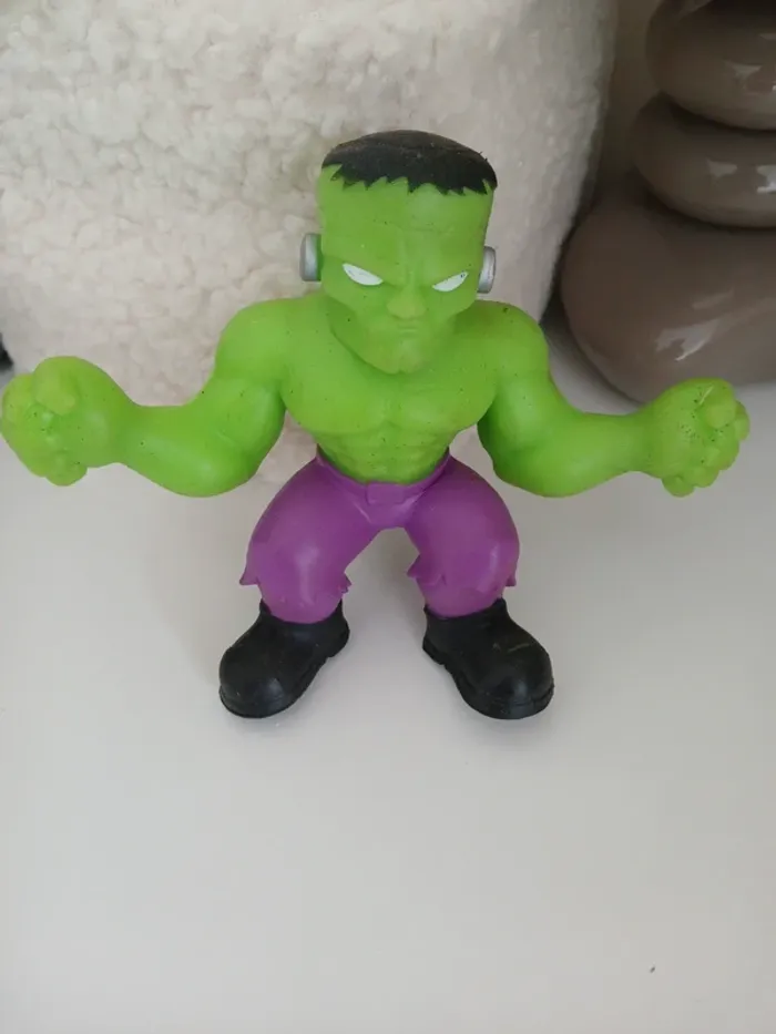 Figurine hulk🌿🎁 - photo numéro 3