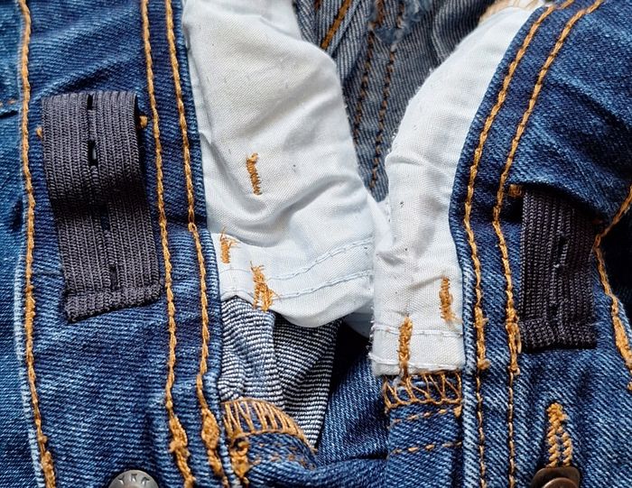 Jeans taille 3 ans - photo numéro 4