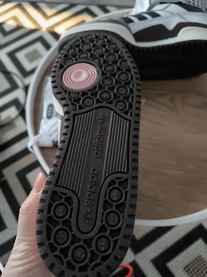 Basket adidas lena situations neuve taille 37 1/3 - photo numéro 4