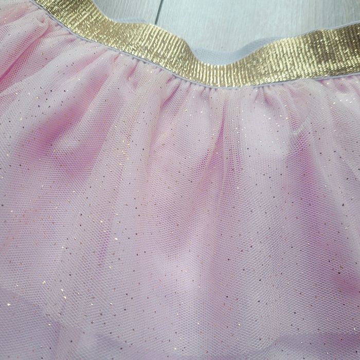 Jupe en tule et tissu rose et pailleté or. Fille 2 ans. Marque Disney - photo numéro 2