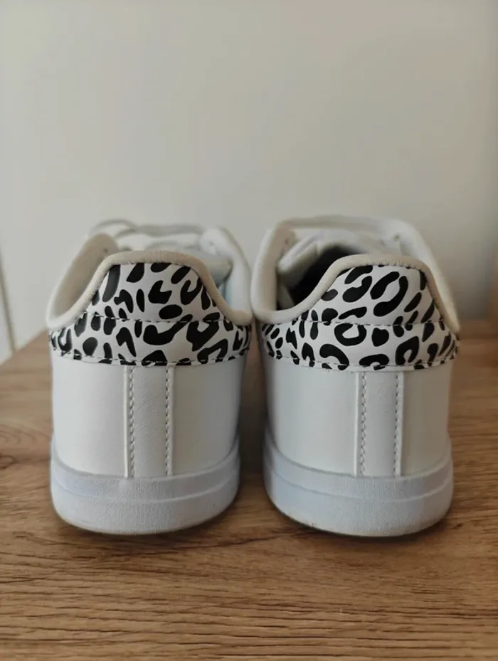 Chaussures Femme Adidas Courtpoint X - pointure 39.5 - photo numéro 4