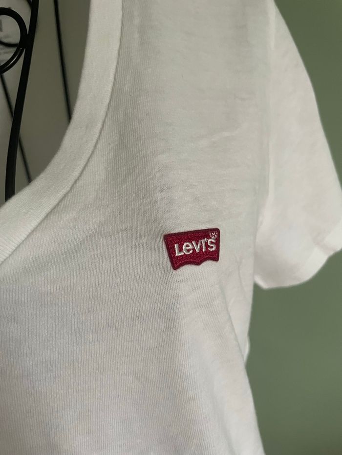 T-shirt Levi's blanc à manche courte - col V - NEUF avec étiquette - taille S / 36 - photo numéro 6