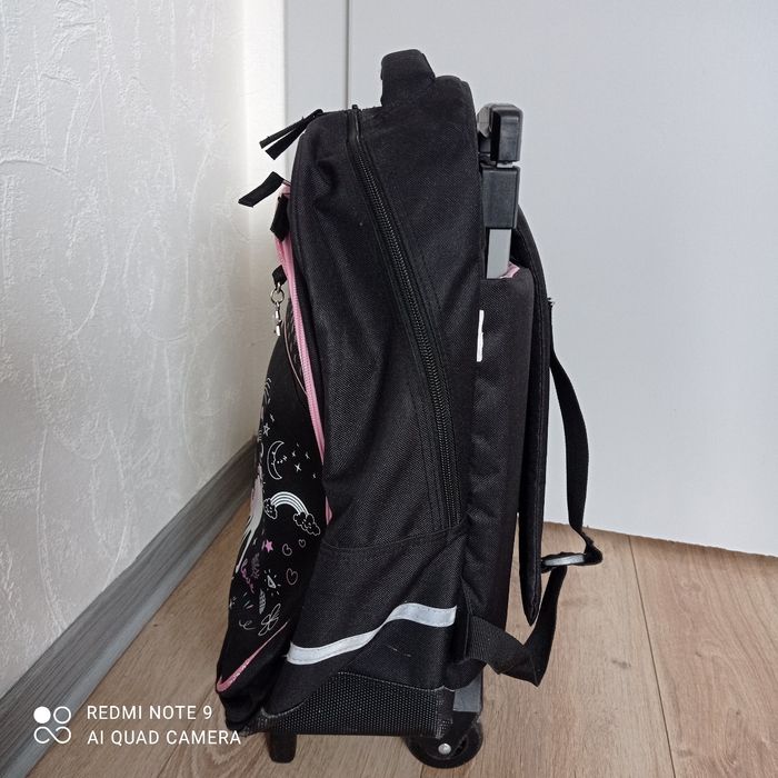 Cartable noir licorne à roulettes - photo numéro 6