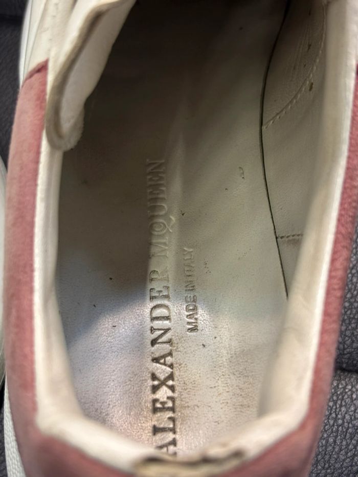 Baskets Alexander McQueen en cuir blanc et rose pâle – Taille 39 - photo numéro 12