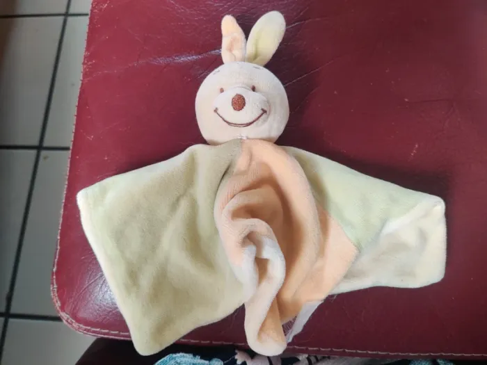 Doudou plat lapin vert jaune orange JJA - photo numéro 2