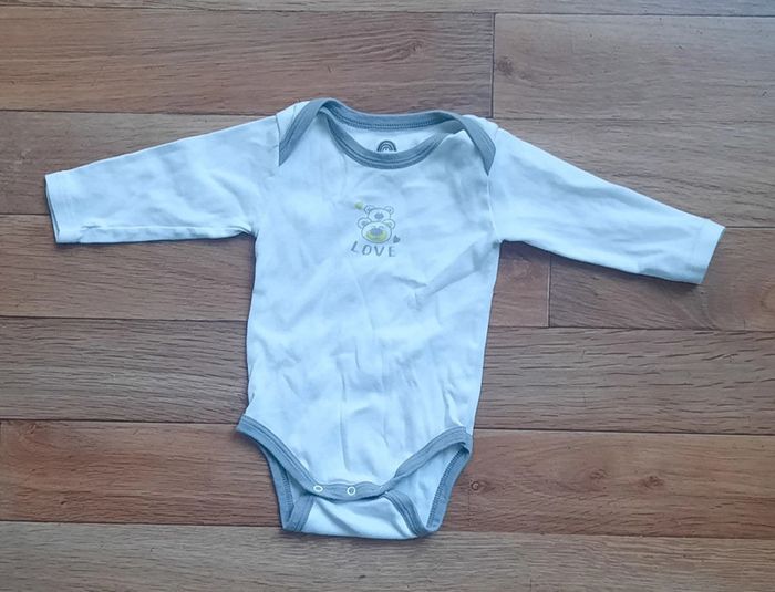 Lot de 5 bodys 9 mois - photo numéro 3