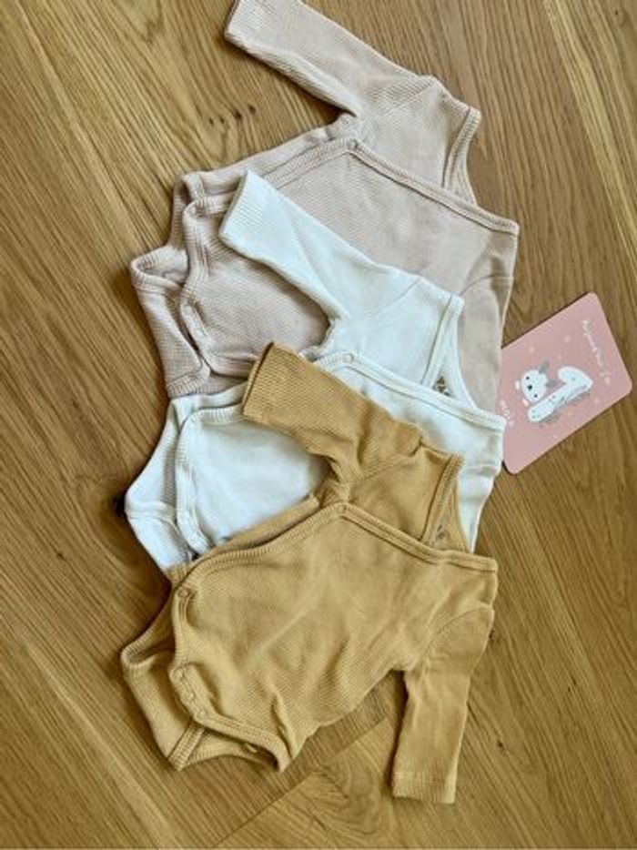 Lot de 3 bodys - photo numéro 2