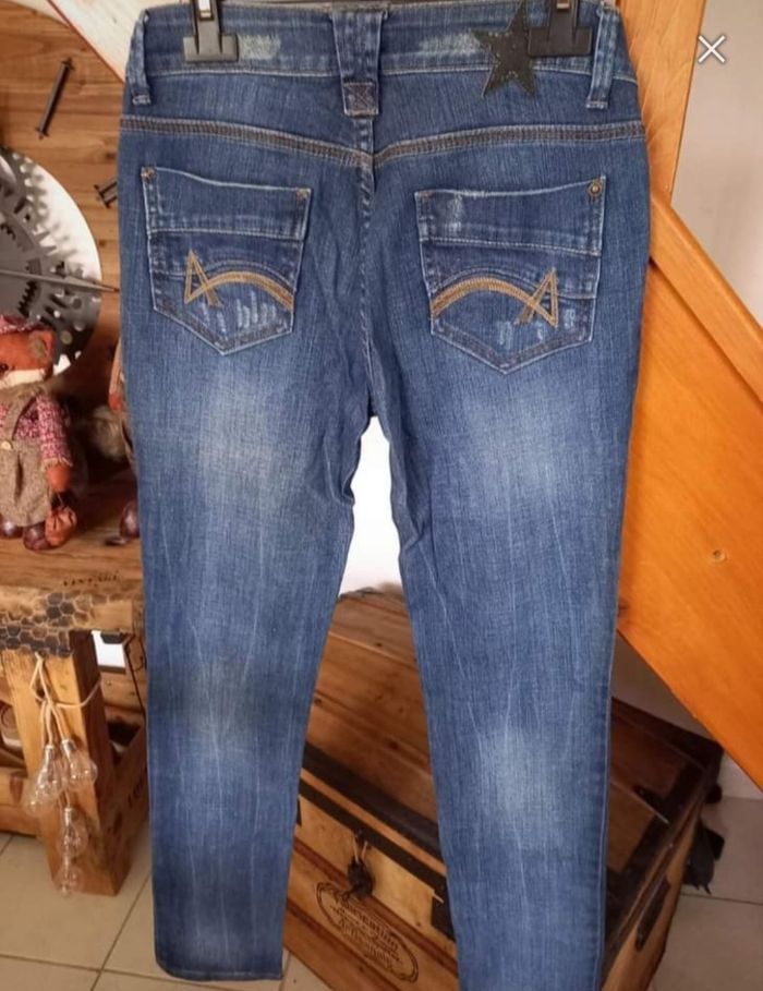 Jean bleu - photo numéro 3