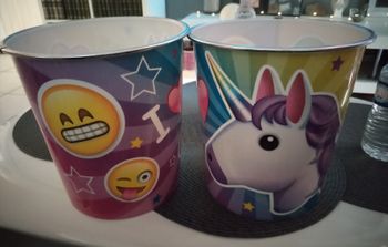 Lot ou à l'unité poubelles de bureau "emojis" en très bon état