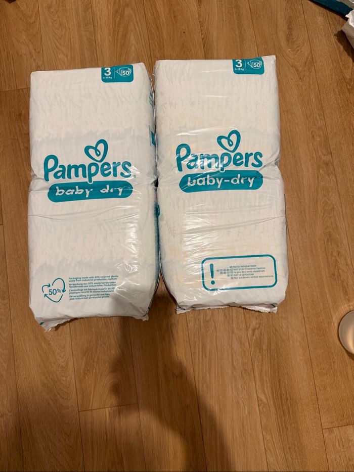100 couches Pampers taille 3