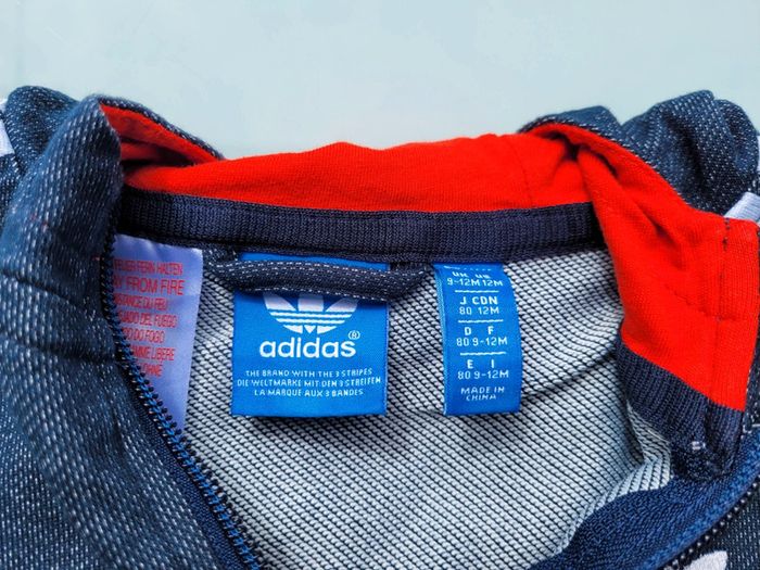 Superbe veste zippée à capuche Adidas grise 12 mois (26) - photo numéro 5