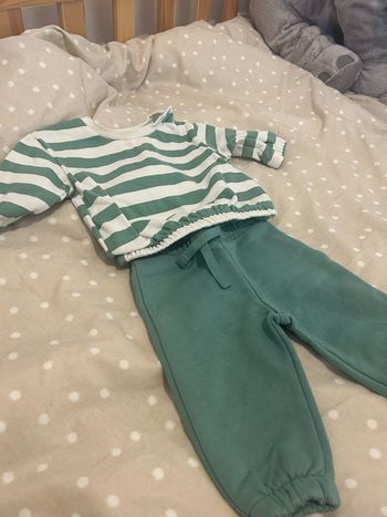 ensemble jogging