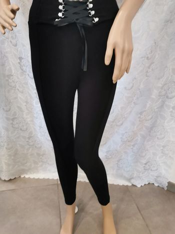 Leggin. Noir. Taille 36.Amisu
