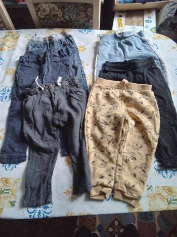 Lot pantalons garçons t 18-24 mois