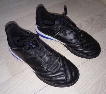 Chaussures football terrain dur noires
Kipsta Viralto
P. 34
