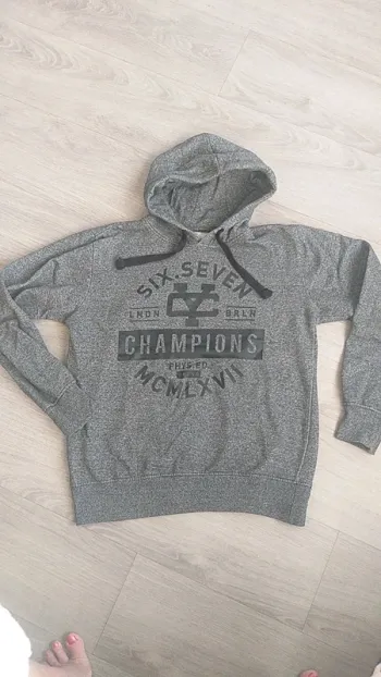 Pull a capuche