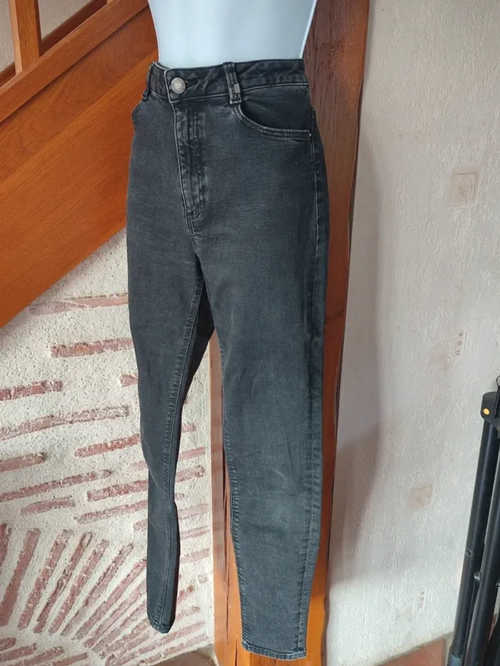 Jean taille haute Bershka - photo numéro 2
