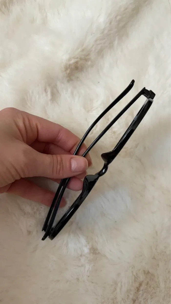 Lunettes noires avec verres bleus - photo numéro 4