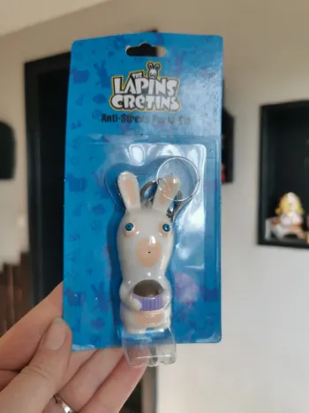Porte clé lapin crètin anti stress.