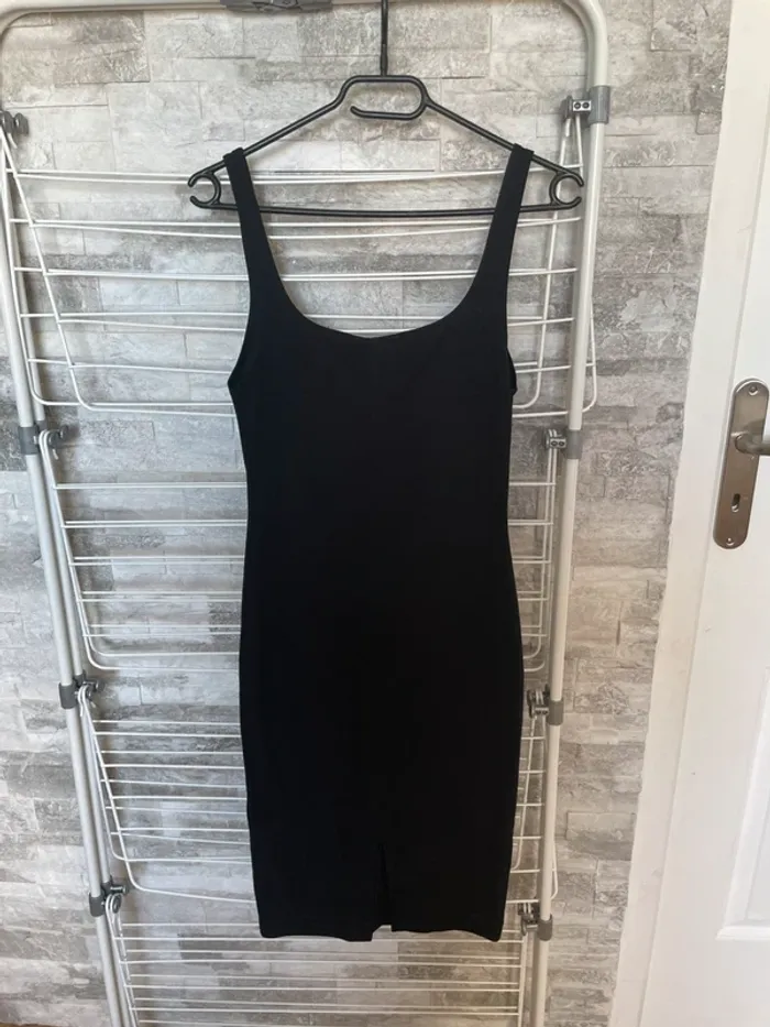 Robe cintrée noire - photo numéro 2