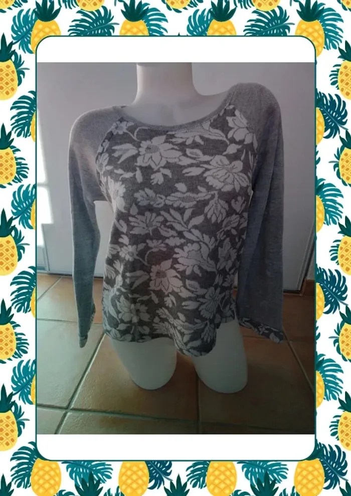 Pull gris motif fleur - photo numéro 2