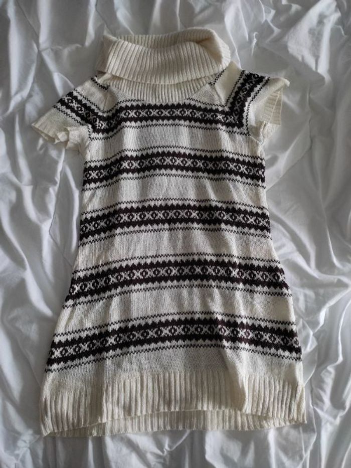 Pull col roulé manches courtes