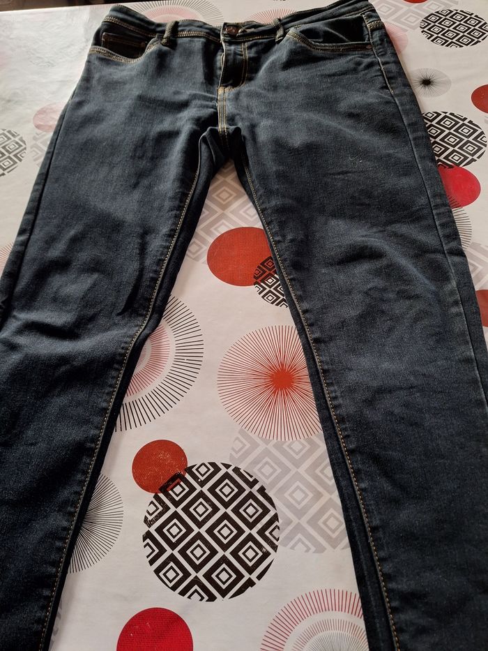 Jean noir - photo numéro 3