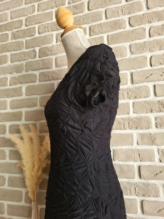 Petite robe noire Zara tissu texturé - photo numéro 9