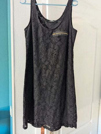 Robe noire cache cache