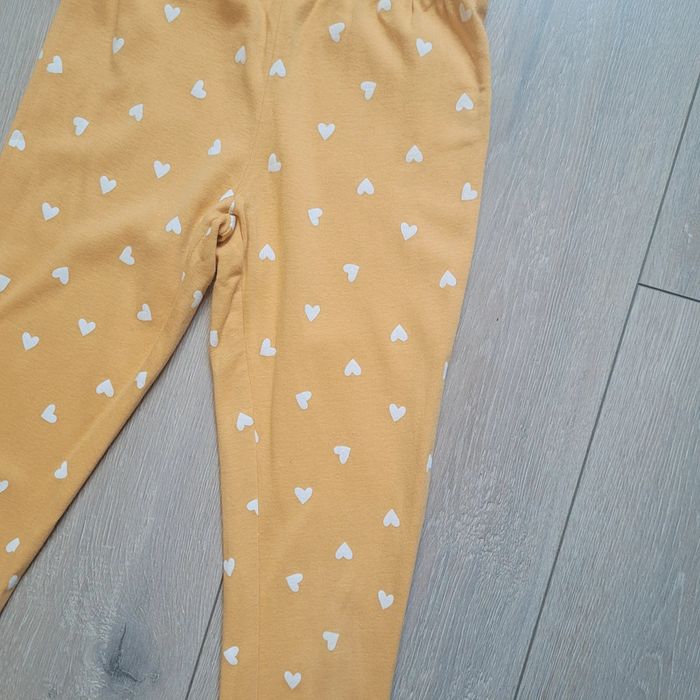 Tres jolie leggins moutarde. Fille 6 ans. Marque Kiabi - photo numéro 2