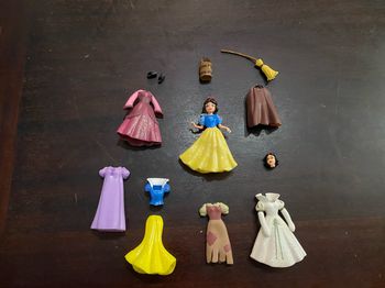 Figurine mini poupée blanche neige
