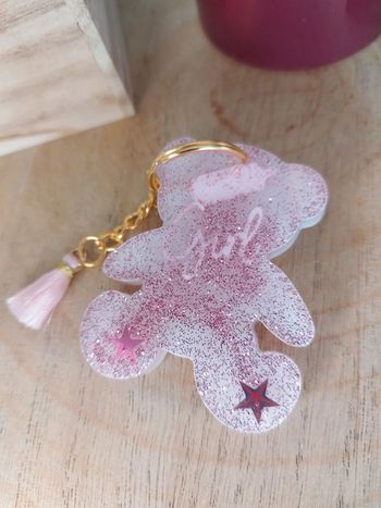 Porte clé ourson bébé fille avec pompon rose