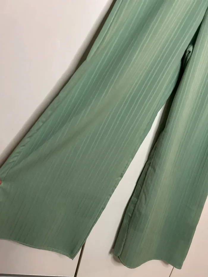 Pantalon à jambes larges vert Shein - Taille 38/M - photo numéro 2