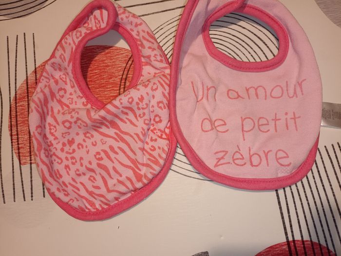 Lot 5 bavoirs 👧 - photo numéro 2