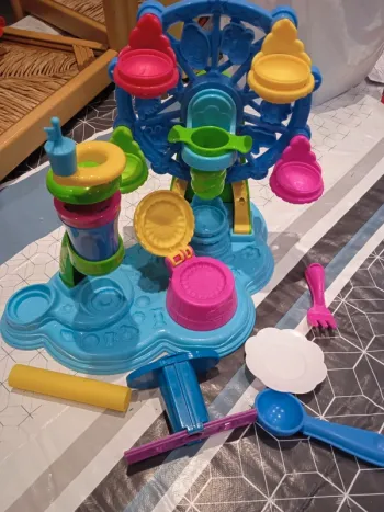 Play Doh Carrousel des gâteaux