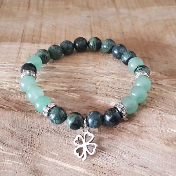 Bracelet femme avec pendentif trèfle