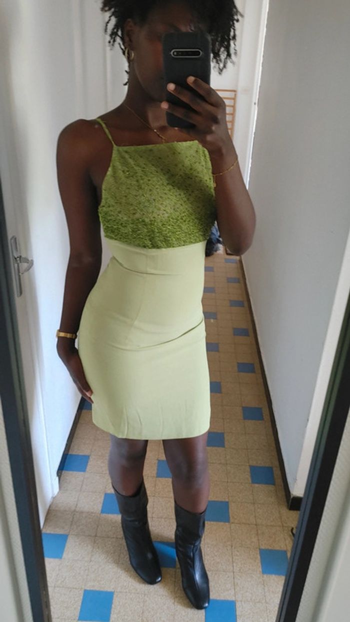 Magnifique robe avec bustier perlé - photo numéro 8
