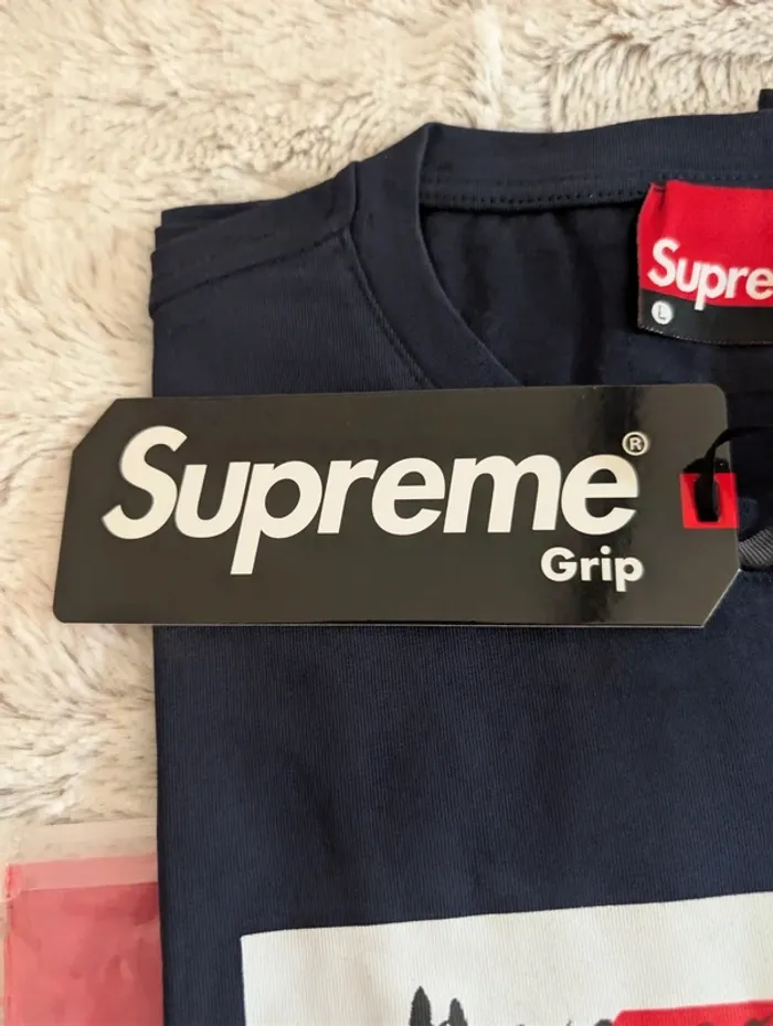 T-shirt supreme. Neuf. Taille L - photo numéro 5